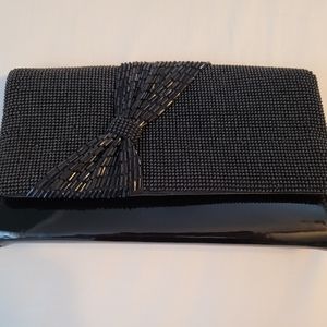 Vintage La Regale beaded bow clutch